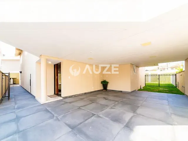 Casa com 372m² 4 quartos e 5 banheiros, à venda, no bairro Uberaba em Curitiba