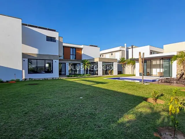 Casa com 916m² 4 quartos e 6 banheiros, à venda, no bairro Alphaville Nova Esplanada 3 em Votorantim