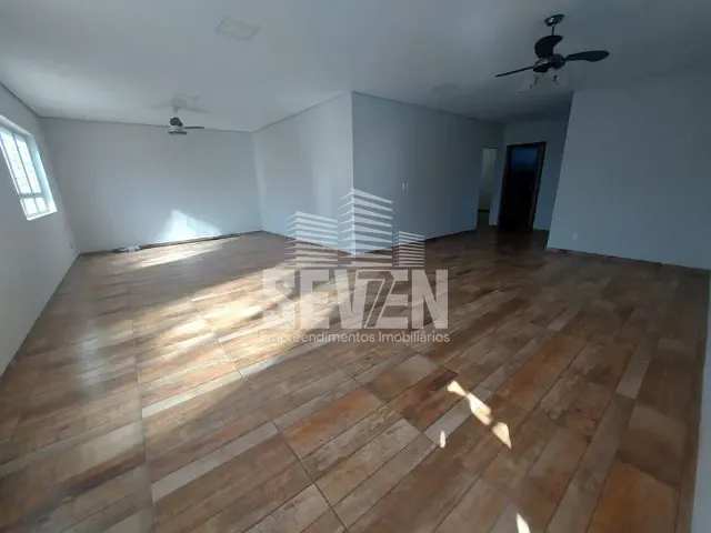 Casa com 455m² 3 quartos e 4 banheiros, à venda, no bairro Centro em Piratininga
