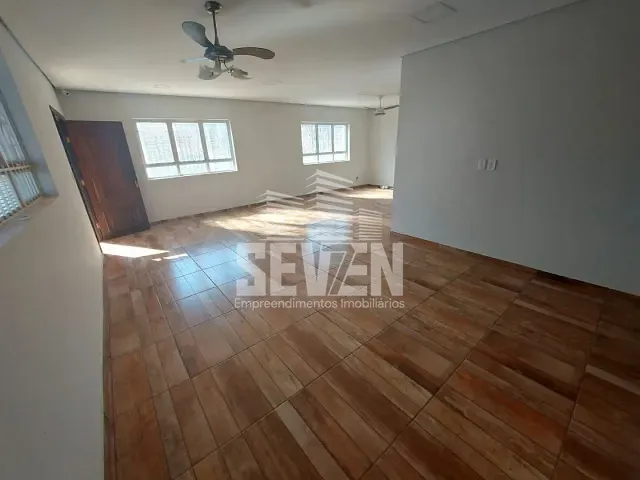 Casa com 455m² 3 quartos e 4 banheiros, à venda, no bairro Centro em Piratininga