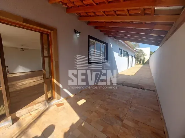 Casa com 455m² 3 quartos e 4 banheiros, à venda, no bairro Centro em Piratininga