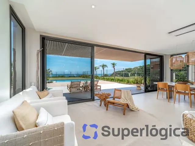 Casa com 1385m², à venda, no bairro Praia do Estaleiro em Balneário Camboriú