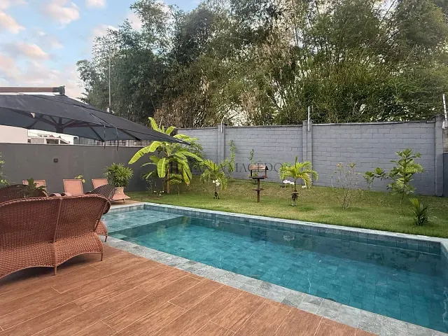 Casa com 477m² 3 quartos e 5 banheiros, à venda, no bairro Várzea em Recife