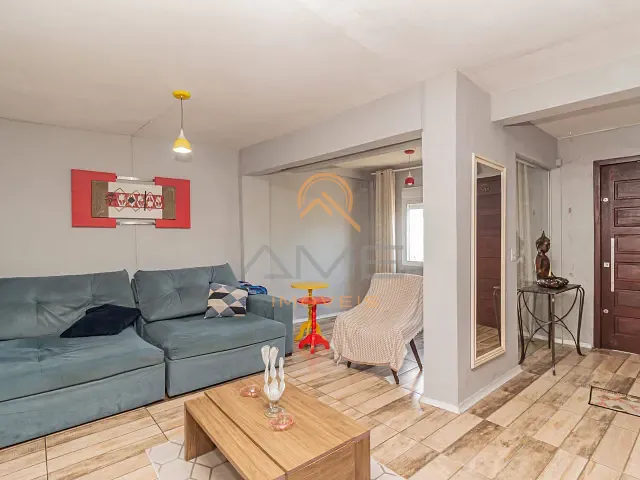 Casa 2 quartos e 2 banheiros, à venda, no bairro Três Vendas em Pelotas