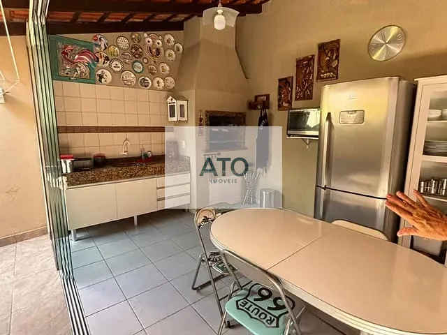 Casa 3 quartos e 2 banheiros, à venda, no bairro pereque em Porto Belo
