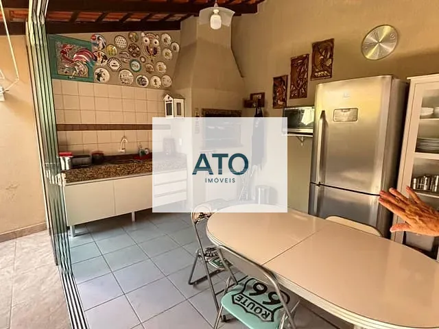 Casa 3 quartos e 2 banheiros, à venda, no bairro pereque em Porto Belo
