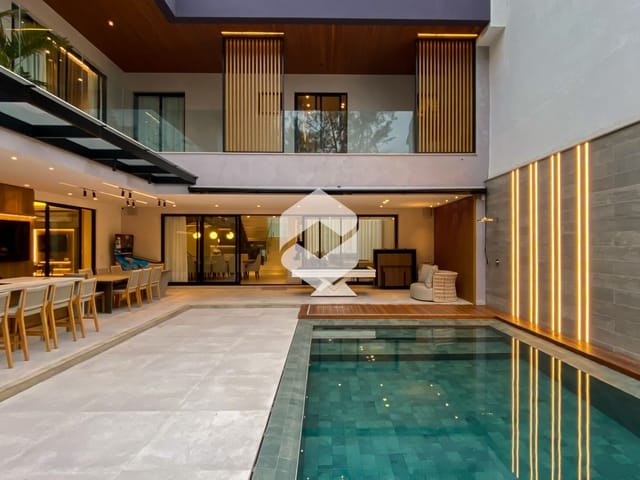 Casa com 600m² 5 quartos e 7 banheiros, à venda, no bairro Barra da Tijuca em Rio de Janeiro