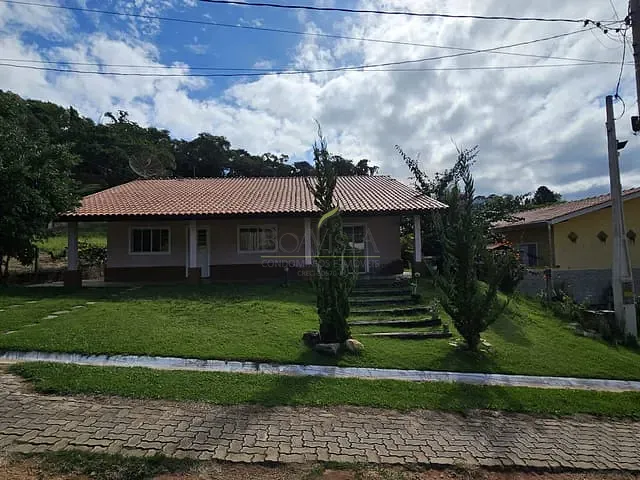 Casa com 800m² 4 quartos e 2 banheiros, à venda, no bairro SANTA FE II em Joanópolis