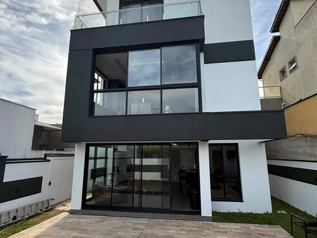 Casa 3 quartos e 7 banheiros, à venda, no bairro Mogi Moderno em Mogi das Cruzes