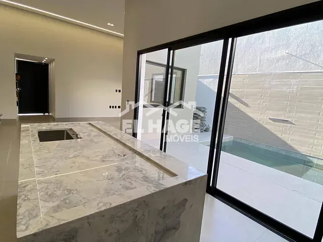 Casa com 306m² 3 quartos e 4 banheiros, à venda, no bairro Jardim Imperial em Cuiabá