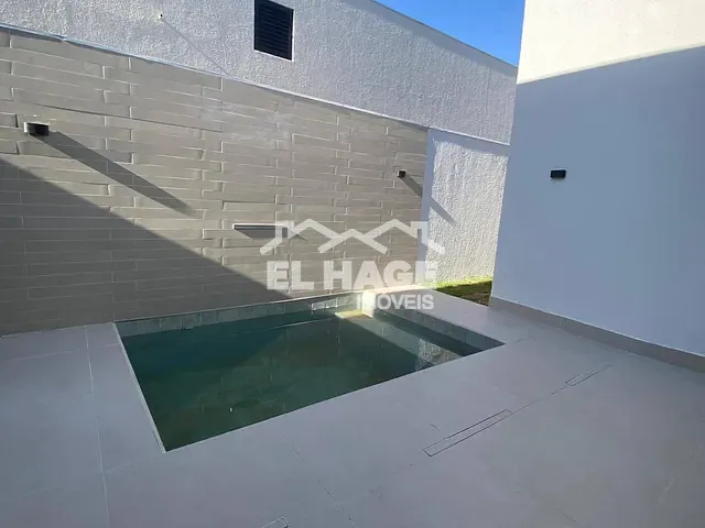 Casa com 306m² 3 quartos e 4 banheiros, à venda, no bairro Jardim Imperial em Cuiabá