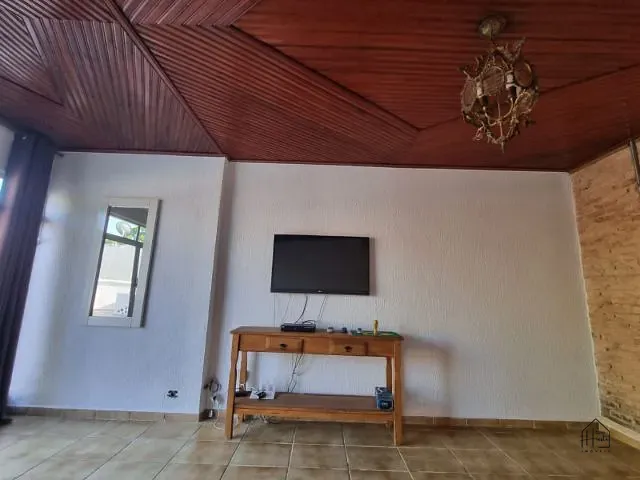 Casa com 327m² 3 quartos e 2 banheiros, à venda, no bairro Jardim Sabiá em Cotia