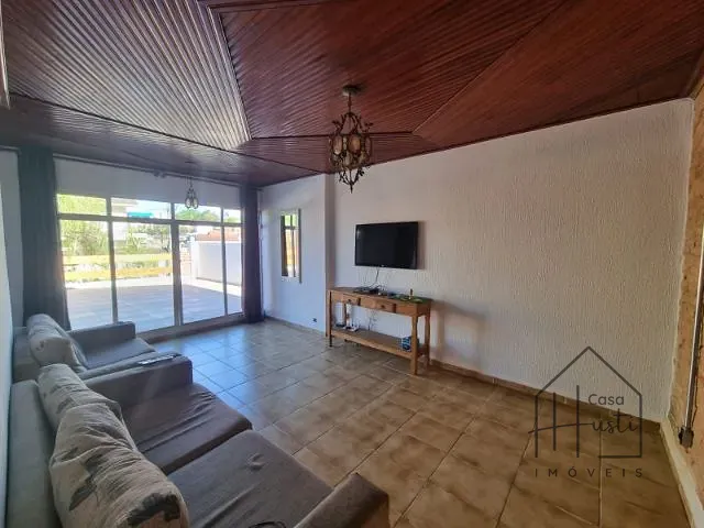 Casa com 327m² 3 quartos e 2 banheiros, à venda, no bairro Jardim Sabiá em Cotia