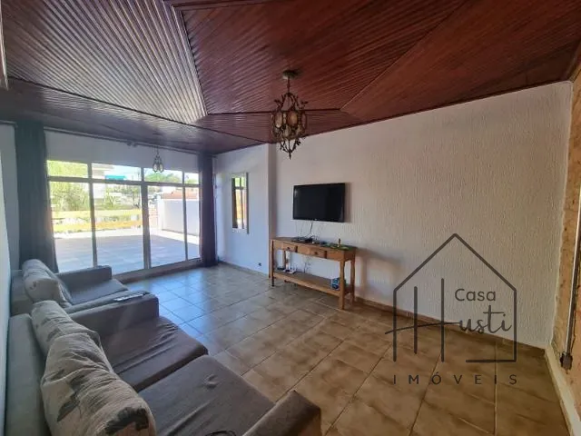 Casa com 327m² 3 quartos e 2 banheiros, à venda, no bairro Jardim Sabiá em Cotia