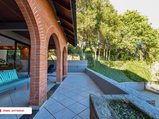 Casa com 1020m² 4 quartos e 4 banheiros, à venda, no bairro Ahú em Curitiba