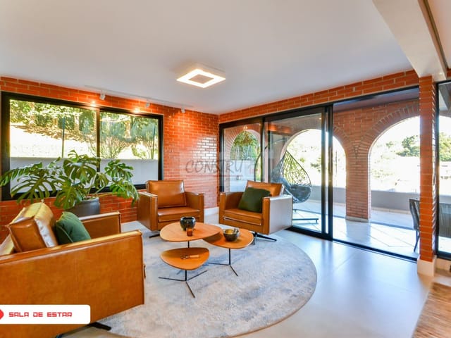 Casa com 1020m² 4 quartos e 4 banheiros, à venda, no bairro Ahú em Curitiba