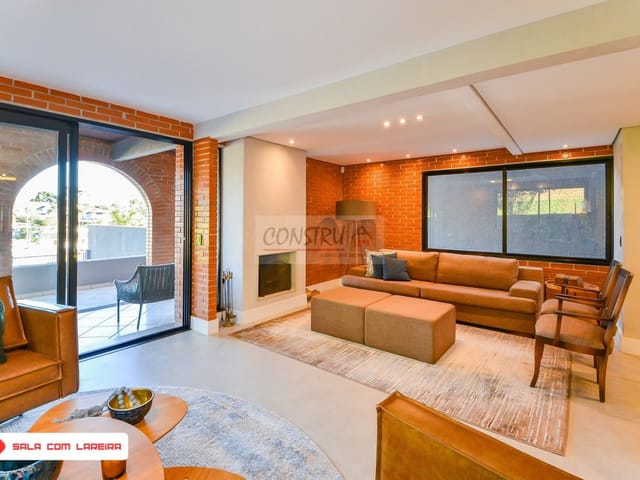 Casa com 1020m² 4 quartos e 4 banheiros, à venda, no bairro Ahú em Curitiba
