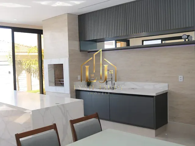 Casa com 379m² 4 quartos e 6 banheiros, à venda, no bairro Jardim Itália em Cuiabá