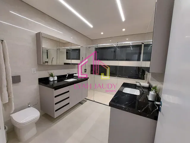 Casa com 379m² 4 quartos e 6 banheiros, à venda, no bairro Jardim Itália em Cuiabá