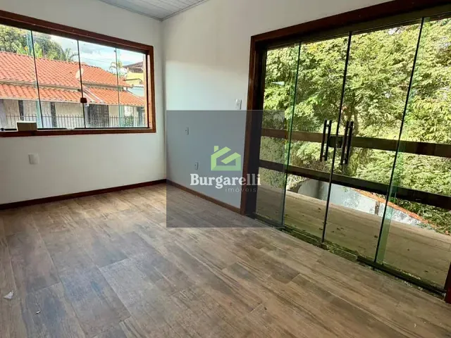 Casa 3 quartos e 4 banheiros, para alugar, no bairro Alvorada em Lavras