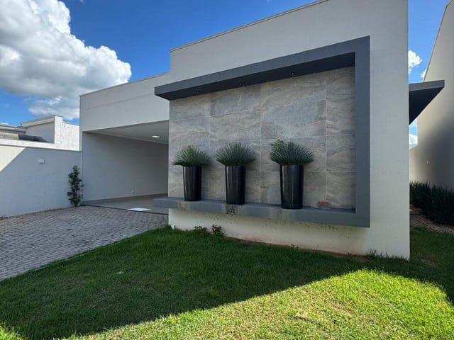 Casa com 360m² 3 quartos e 3 banheiros, à venda, no bairro Jardim Belo Horizonte em Sinop