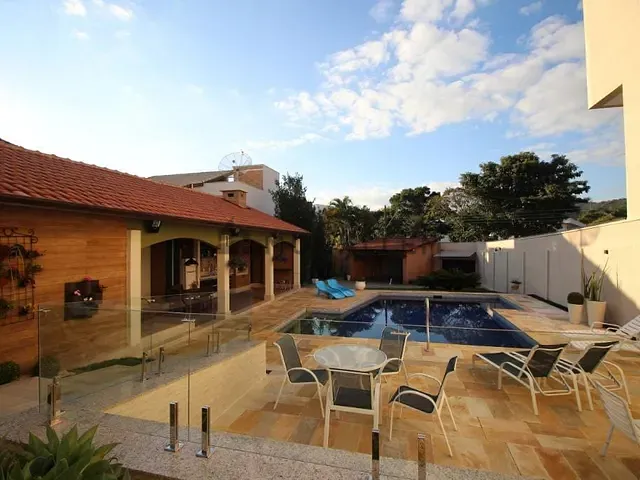 Casa com 1260m² 4 quartos e 4 banheiros, à venda, no bairro Pinheirinho em Itajubá