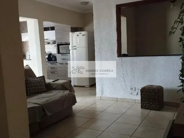 Casa 2 quartos e 2 banheiros, à venda, no bairro Jardim Planalto em Londrina