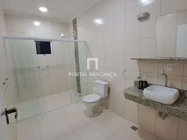 Casa com 2000m² 3 quartos e 3 banheiros, à venda, no bairro Guaraiuva em Vargem