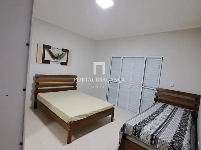Casa com 2000m² 3 quartos e 3 banheiros, à venda, no bairro Guaraiuva em Vargem