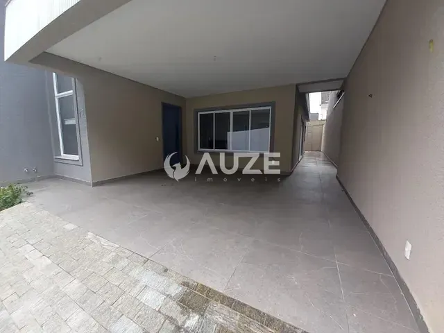 Casa com 282m² 3 quartos e 4 banheiros, à venda, no bairro Uberaba em Curitiba