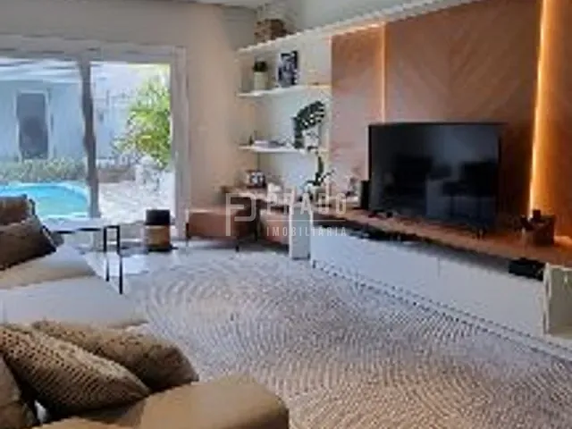Casa com 360m² 3 quartos e 4 banheiros, à venda, no bairro Centro em Pelotas