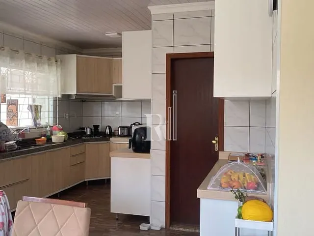 Casa com 648m² 3 quartos e 5 banheiros, à venda, no bairro Praça em Tijucas