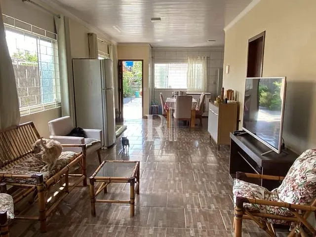 Casa com 648m² 3 quartos e 5 banheiros, à venda, no bairro Praça em Tijucas