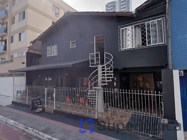Casa com 117m², à venda, no bairro Centro em Balneário Camboriú