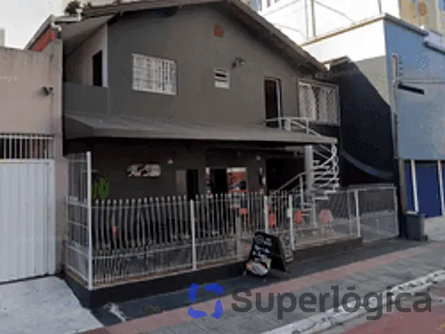 Casa com 117m², à venda, no bairro Centro em Balneário Camboriú