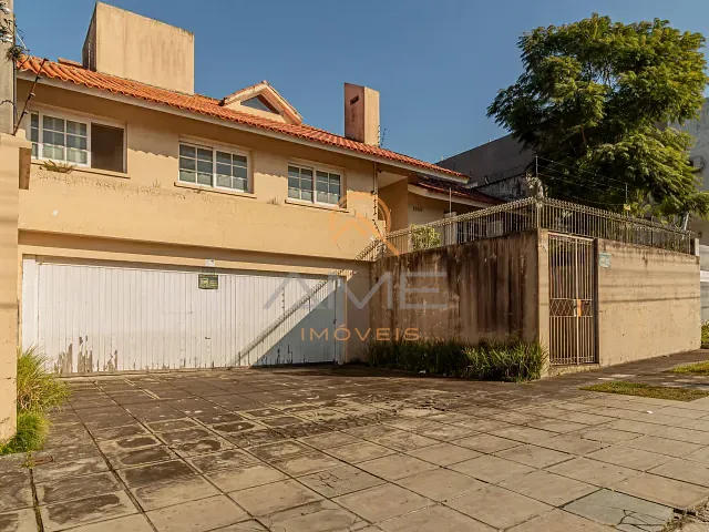 Casa 3 quartos e 3 banheiros, à venda, no bairro Areal em Pelotas
