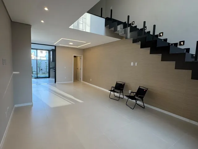 Casa 3 quartos e 5 banheiros, à venda, no bairro Porteira Preta em Mogi das Cruzes