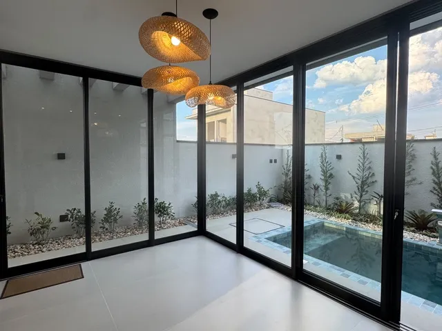 Casa 3 quartos e 5 banheiros, à venda, no bairro Porteira Preta em Mogi das Cruzes