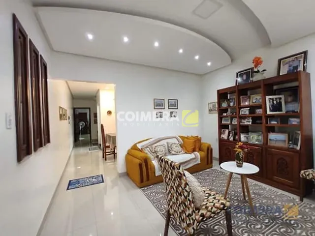 Casa com 340m² 5 quartos e 2 banheiros, à venda, no bairro Fátima em Santarém