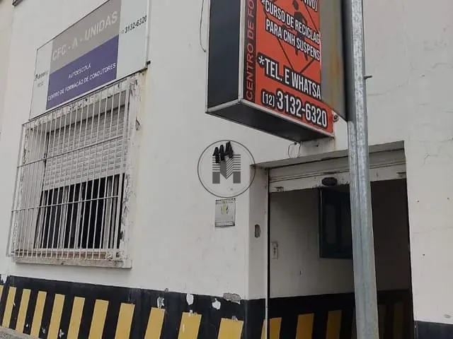 Casa com 300m², à venda, no bairro Centro em Guaratinguetá
