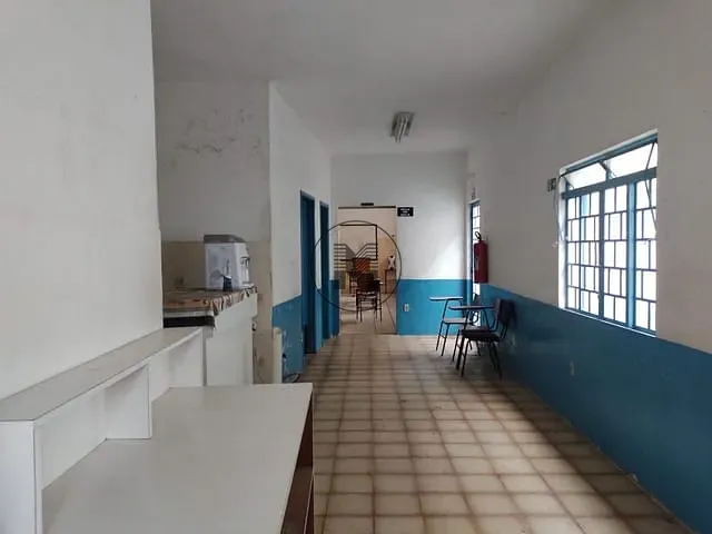 Casa com 300m², à venda, no bairro Centro em Guaratinguetá