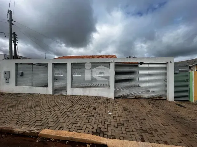 Casa com 300m² 4 quartos e 2 banheiros, à venda, no bairro Jardim Parigot de Souza em Rolândia
