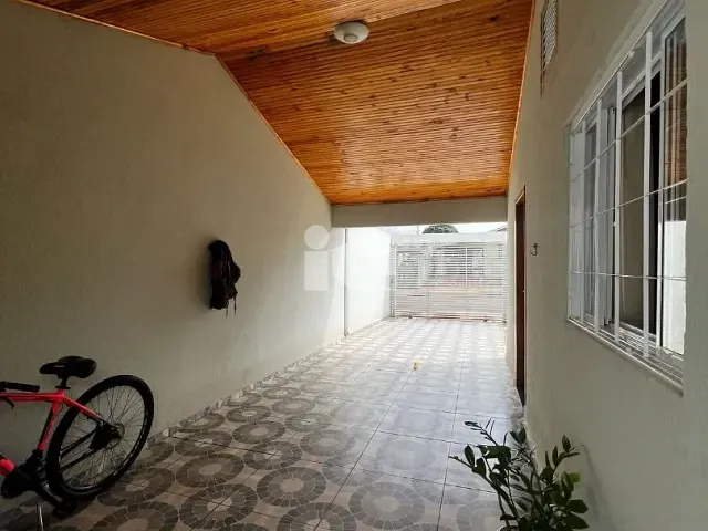 Casa com 300m² 4 quartos e 2 banheiros, à venda, no bairro Jardim Parigot de Souza em Rolândia