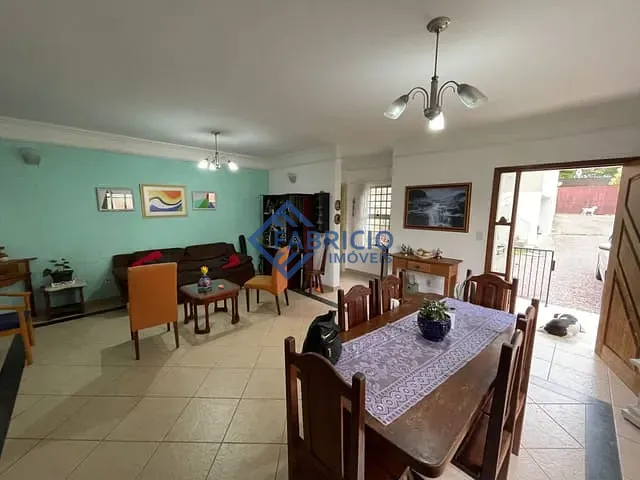 Casa com 1049m², à venda, no bairro Jardim Panorama em Vinhedo