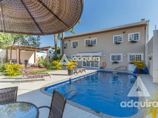 Casa com 630m² 4 quartos e 4 banheiros, à venda, no bairro Jardim Carvalho em Ponta Grossa