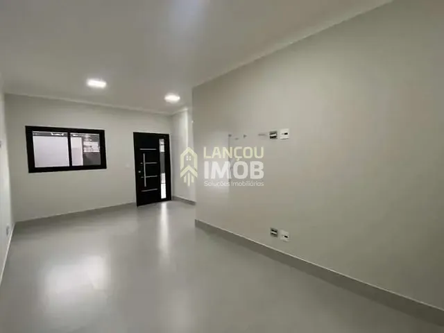Casa 3 quartos e 2 banheiros, à venda, no bairro Residencial Santa Giovana em Jundiaí