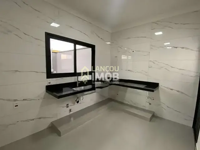 Casa 3 quartos e 2 banheiros, à venda, no bairro Residencial Santa Giovana em Jundiaí