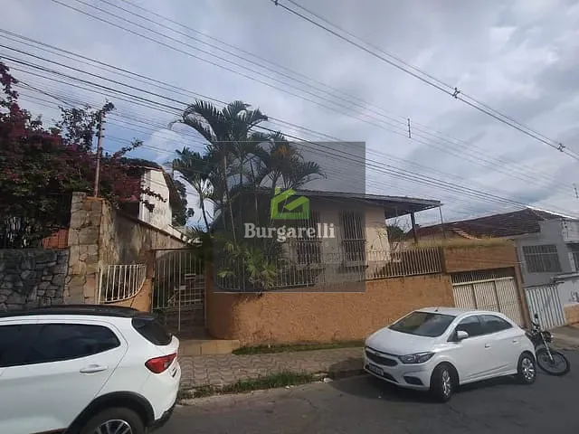 Casa com 750m² 5 quartos e 7 banheiros, para alugar, no bairro Centro em Lavras