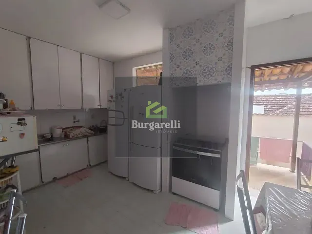 Casa com 750m² 5 quartos e 7 banheiros, para alugar, no bairro Centro em Lavras