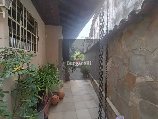 Casa com 750m² 5 quartos e 7 banheiros, para alugar, no bairro Centro em Lavras